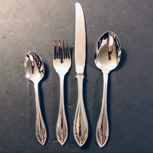 Oneida USA Set of 4 Silverware Arbor
